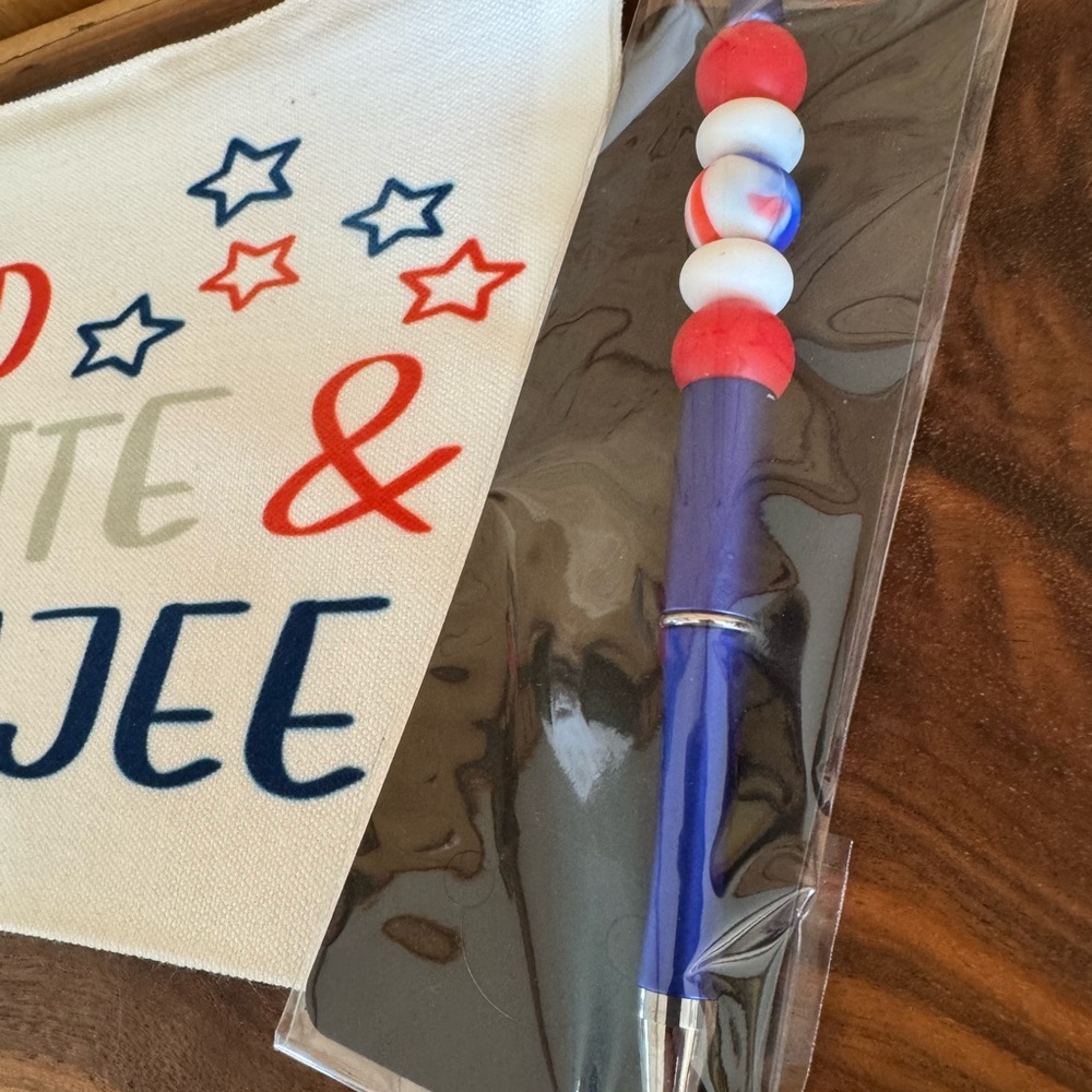Red White & Boujee Pouch with Pen and Keychain - Picture 7 of 11